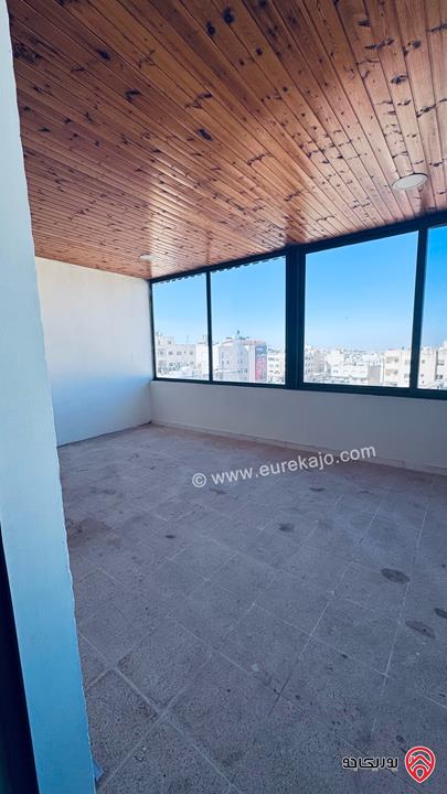 شقة فارغة طابق رابع بدون مصعد مساحة 100م للإيجار في عمان - مرج الحمام من المالك مباشرة 