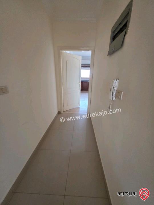 شقة طابق ثالث مساحة 190م للإيجار فارغة في عمان - خلدا 