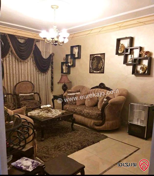 شقة مساحة 100م طابق أول للبيع في عمان - طبربور