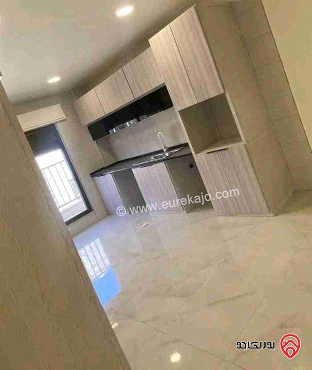 شقة فارغة طابق ثاني مساحة 100م للايجار في عمان - السابع