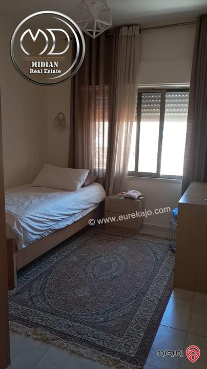 شقة للبيع في عمان - ام اذينة مساحة 100م طابق ثاني تصلح للاستثمار بسعر مميز