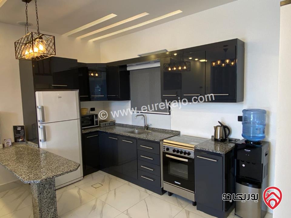 شاليه مفروش و مميز مساحة الأرض 288م والبناء 190م للبيع في البحر الميت