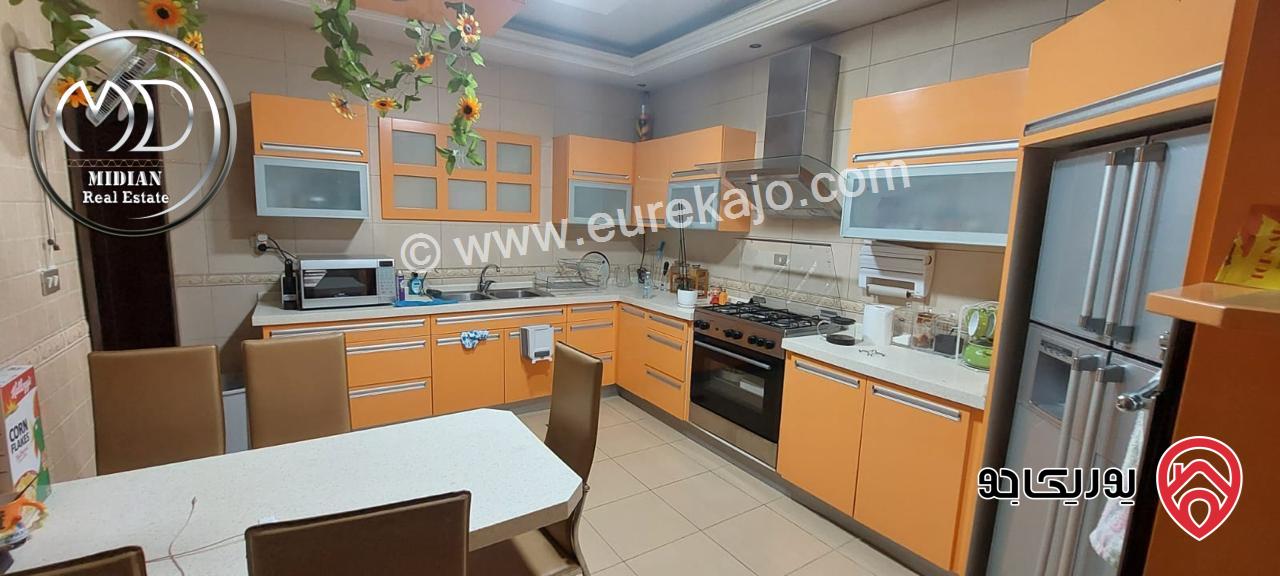 شقة ارضية مفروشة للايجار في عمان - الجاردنز مساحة 180م مع ترس و حديقة 200م تشطيبات و فرش سوبر ديلوكس