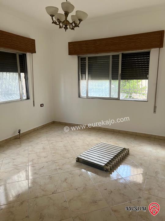 شقة طابق اول مساحة 140م مجددة بالكامل للايجار في عمان - جبل الحسين 