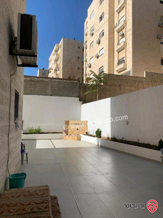 شقة شبه أرضية مساحة 187م داخلي و 145م خارجي للبيع في عمان - ضاحية الرشيد