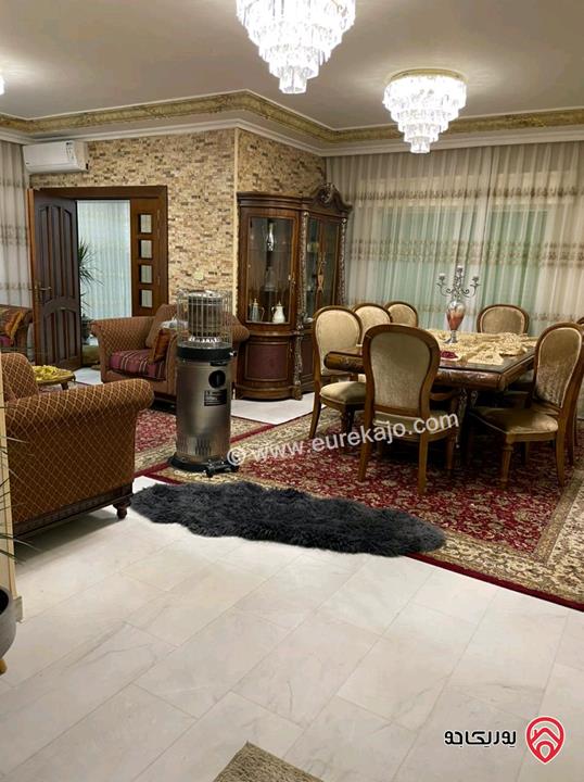 شقة أرضية مميزة على مستوى الشارع مساحة 250م داخلي و 110م خارجي للبيع في عمان - خلدا