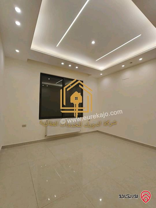 شقة جديدة لم تسكن طابق ارضي مساحة 180م داخلي و 70م خارجي للايجار في عمان - طريق المطار 