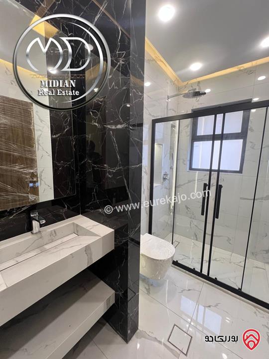 شقق جديدة للبيع في عمان - حنو الصويفية مساحة 180م تشطيبات و ديكورات فاخرة اطلالة رائعة بسعر مميز . 