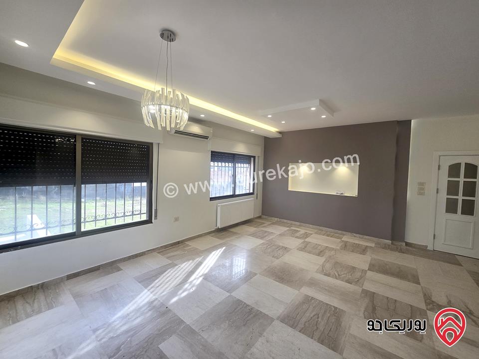 شقة ارضية فارغة مساحة 200م داخلي و 50م خارجي للإيجار السنوي مجددة بالكامل مع كراج و مدخل وتراس خاص في عمان - ضاحية الأمير راشد