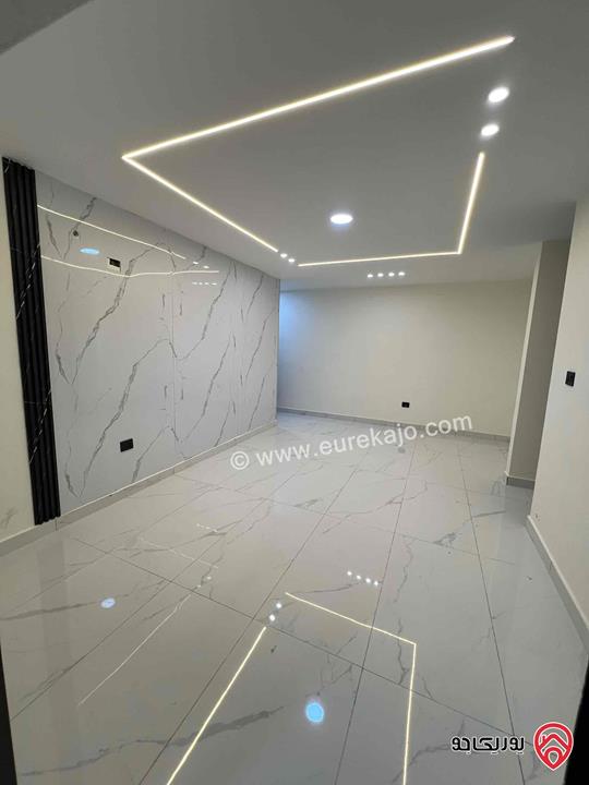 شقة سوبر ديلوكس مساحة 94م طابق ثالث للبيع في عمان - الجبيهة بجانب الجامعة الاردنية استثمارية/سكنية