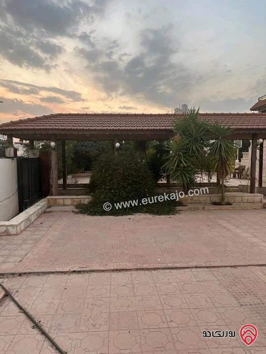 بيت مستقل مساحة 600م على أرض 1902م للبيع في اربد - الرمثا من المالك مباشرة 