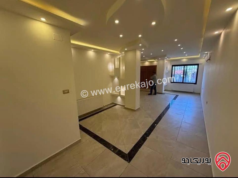 شقة طابق أول مساحة 200م للايجار في عمان - دابوق 