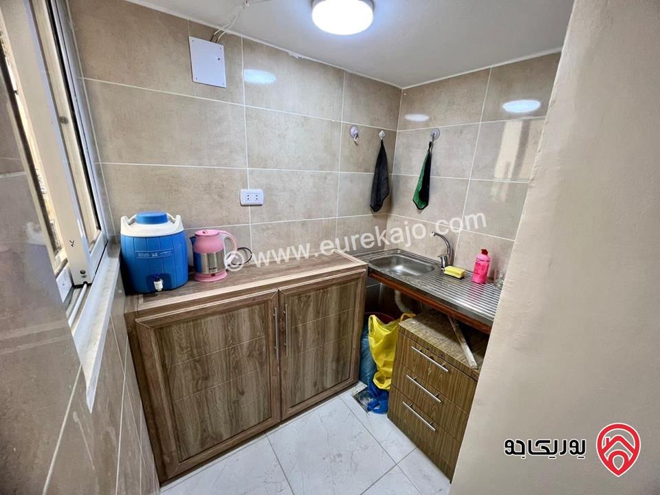 معرض سيارات مساحة 1400م للبيع في الزرقاء المنطقة الحرة