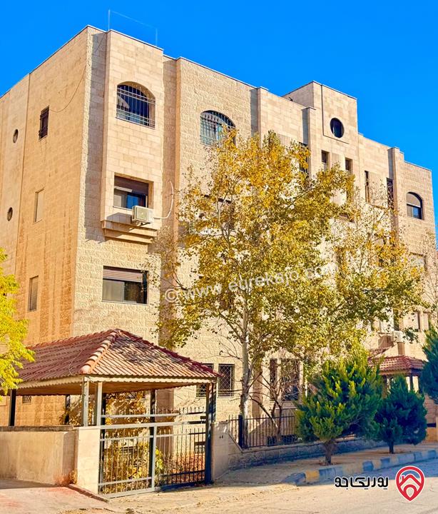 شقة أرضية طابقية مساحة 300م داخلي و 100م خارجي للبيع في عمان - تلاع العلي