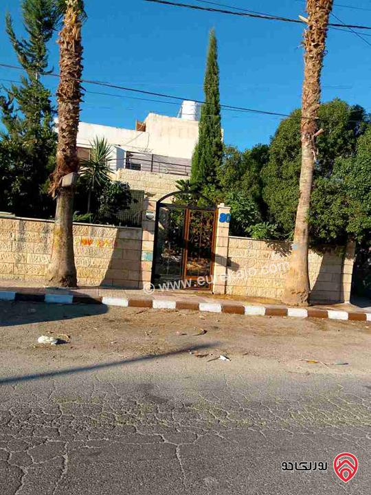 بيت مشترك طابقين حجر مساحة 300م على أرض 539م للبيع في عمان - جاوا/ آشكو 