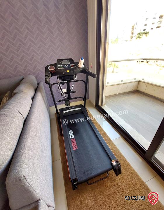 شقة فخمة طابق أول مساحة 100م للإيجار السنوي مفروشة في عمان - دير غبار