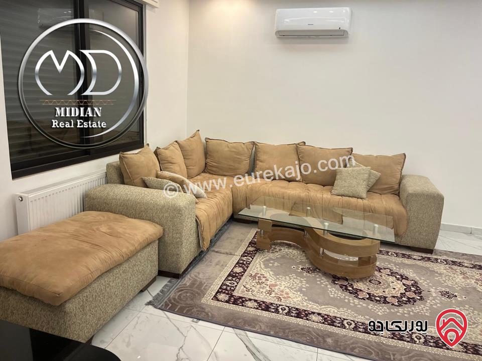 شقة أرضية مفروشة للايجار في عمان - طريق المطار مساحة 180م مع ترس 70م تشطيبات ديكورات فندقية فرش فاخر بسعر مميز