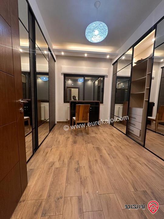 شقة طابق ثالث مع روف مساحة 180م للايجار في عمان - خلدا