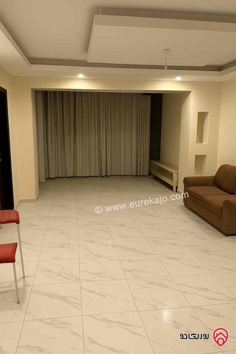 شقة طابق ثالث دوبلكس مساحة 285م للبيع في الزرقاء الجديدة السعر قابل للتفاوض من المالك مباشره 