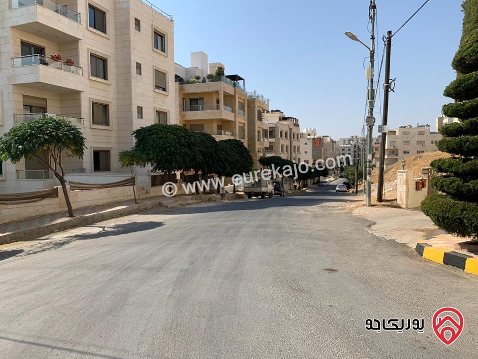 شقة تسوية طابقية مساحة 270م داخلي و 50م خارجي للإيجار في عمان - دير غبار