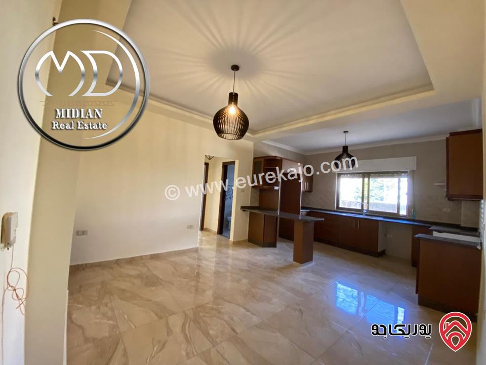 شقة ارضية فارغة للايجار في عمان - الرابية مساحة 125م مع ترس و حديقة 100م سوبر ديلوكس تصلح للعرسان بسعر مميز