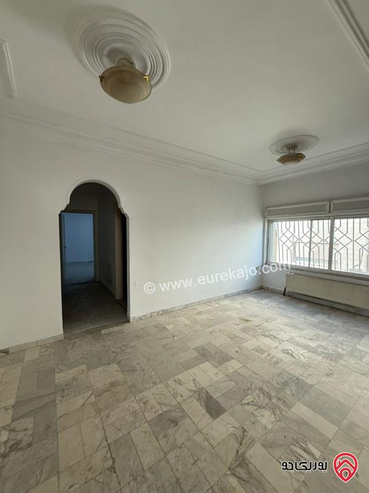 شقة فارغة مساحة 165م طابق ثاني للايجار في عمان - الرابية