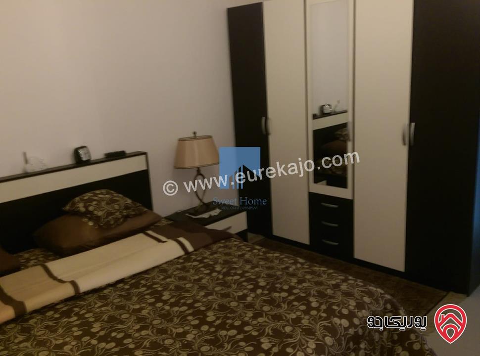 شقة مفروشة فاخرة طابق ثالث 145م مع روف 85م للبيع في عمان - عبدون 