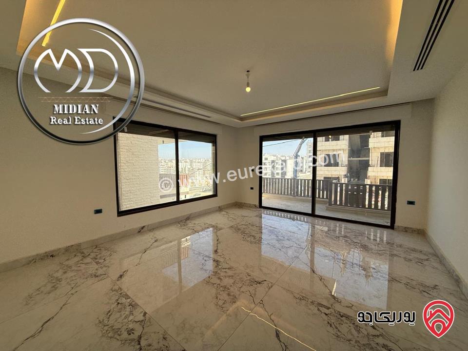 شقة جديدة للبيع في عمان - ديرغبار مساحة 190م طابق اول تشطيبات ديكورات عصرية فاخرة بسعر مميز جداً