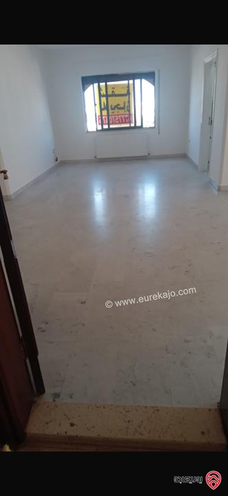 شقة مساحة 160م طابق ثالث غير مفروشة للايجار في عمان - أم أذينة 