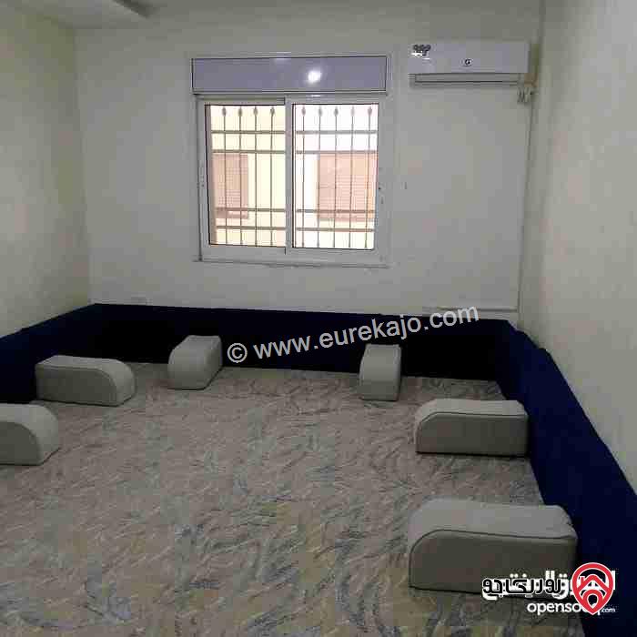 شقة مفروشة مساحة 110م طابق ثالث سوبر ديلوكس للايجار في اربد دوار العيادات