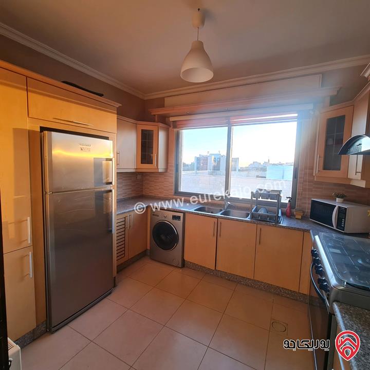 شقة مفروشة طابق ثالث مساحة 127م للبيع في عمان - على شارع المطار مباشرة