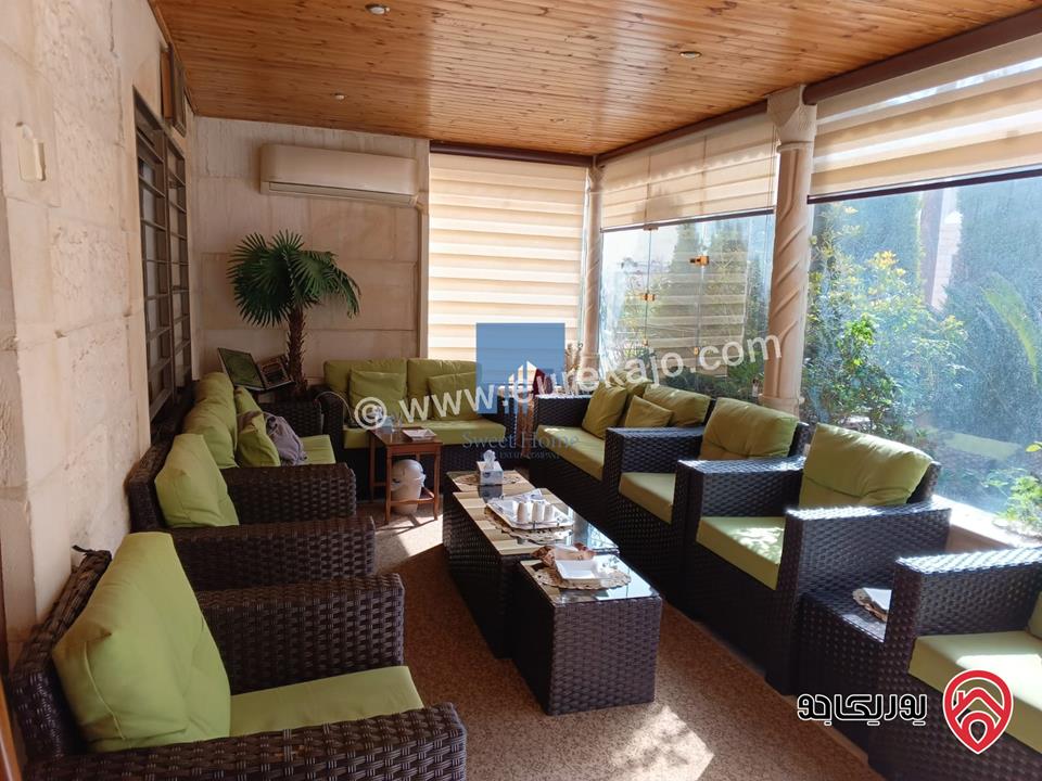 شقة أرضية مميزة مساحة 215م مع حديقة وترسات 120م للبيع في عمان - خلدا