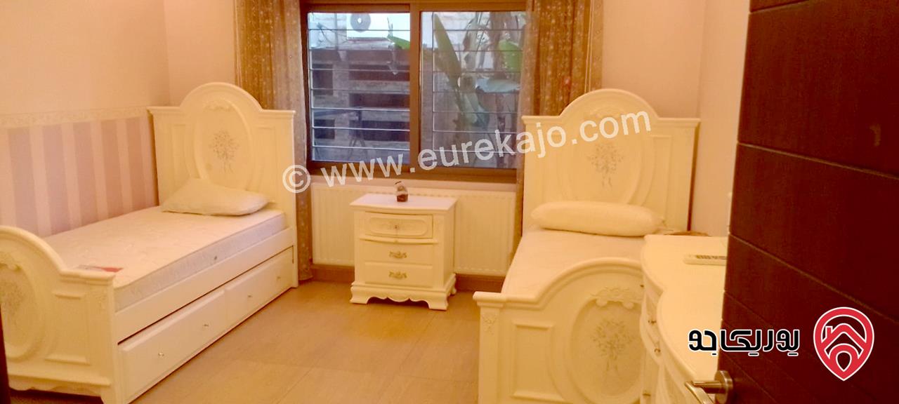 شقة أرضية مفروشة فخمة مساحة 220م مع حديقة كبيرة 350م و كراج و مدخل خاص للإيجار في عمان - الرابية