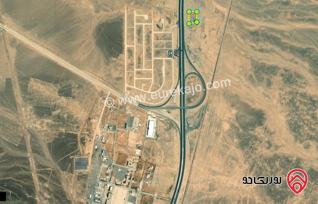 قطعة ارض من اراضي معان قرية الهاشمية مساحتها 4 دونم تصلح لمشروع كازية واستراحه واي خدمات اخرى جميع الخدمات متوفره واجهة 100متر على شارع 