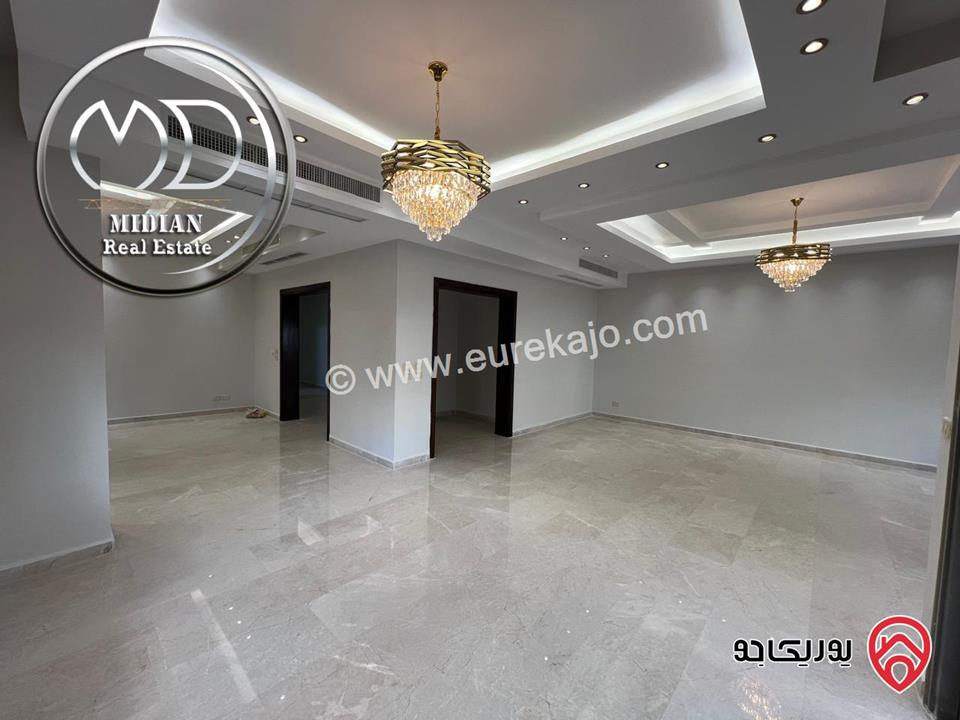 شقة جديدة للبيع في عمان - دير غبار طابق اول مساحة 280م 4 نوم تشطيبات و ديكورات عصرية فاخرة بسعر مغري جداً