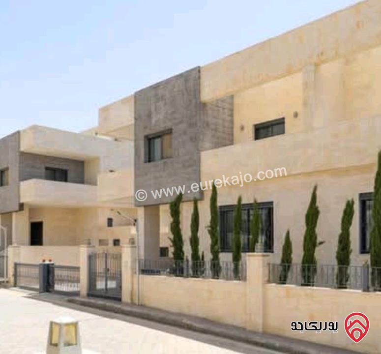 فيلا فخمة سوبر ديلوكس مساحة 453م على أرض 450م للبيع في عمان - طريق المطار قرب ايكيا 