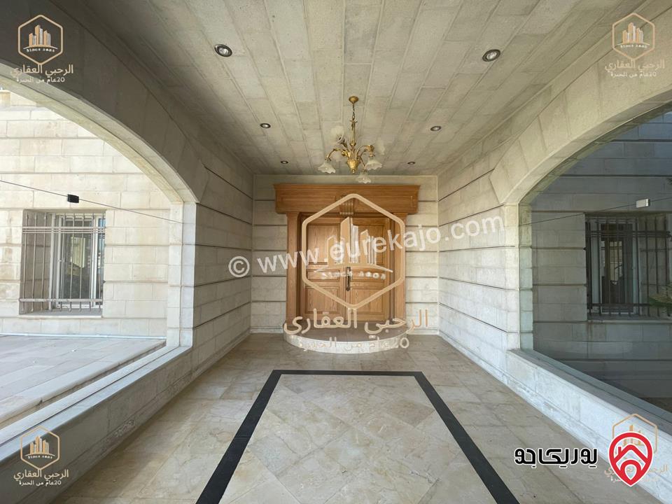 شقة أرضية مساحة 450م داخلي و 300م خارجي للايجار في عمان - الجاردنز