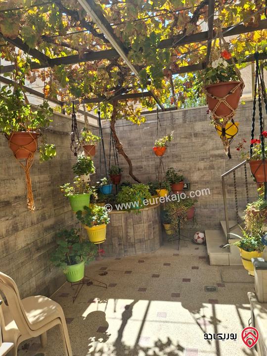 فيلا دوبلكس مساحة 200م على أرض 250م للبيع في عمان - طبربور 