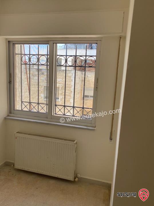 فيلا متلاصقة دوبلكس مساحة البناء 200م على أرض 150م للبيع في عمان - مرج الحمام 