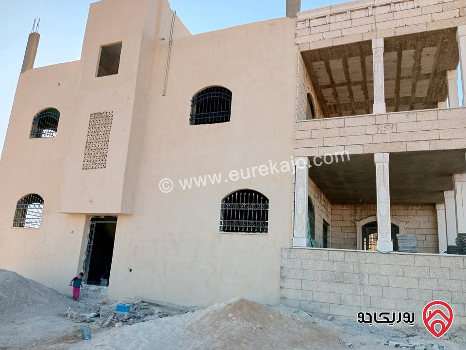 قطعة أرض مساحة 6 دونم عليها بناء للبيع في عمان - النقيرة الزميلات 