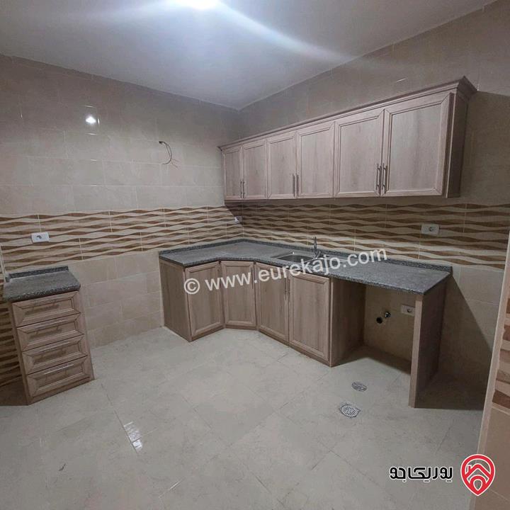 شقة طابق ثاني مساحة 150م للبيع أقساط في الزرقاء الجديدة 