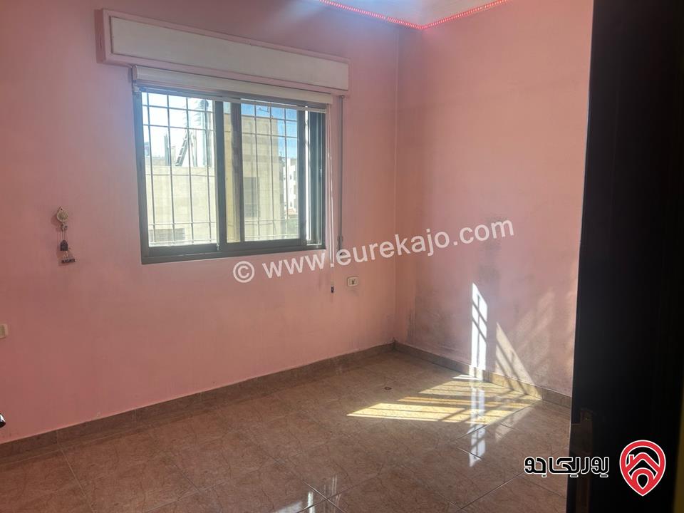 شقة أرضية مساحة 126م داخلي و 32م خارجي للبيع في عمان - طبربور 