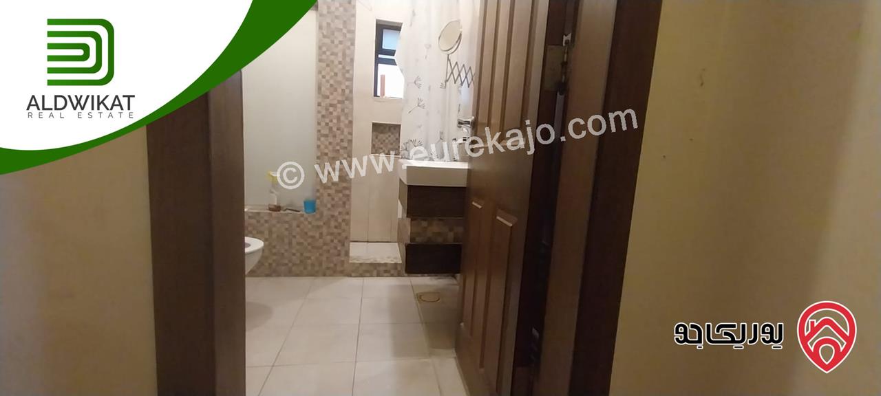 شقة طابقية للبيع في عمان - ضاحية الامير راشد طابق اول مساحة البناء 280م منطقة اسكانات حديثة وهادئة