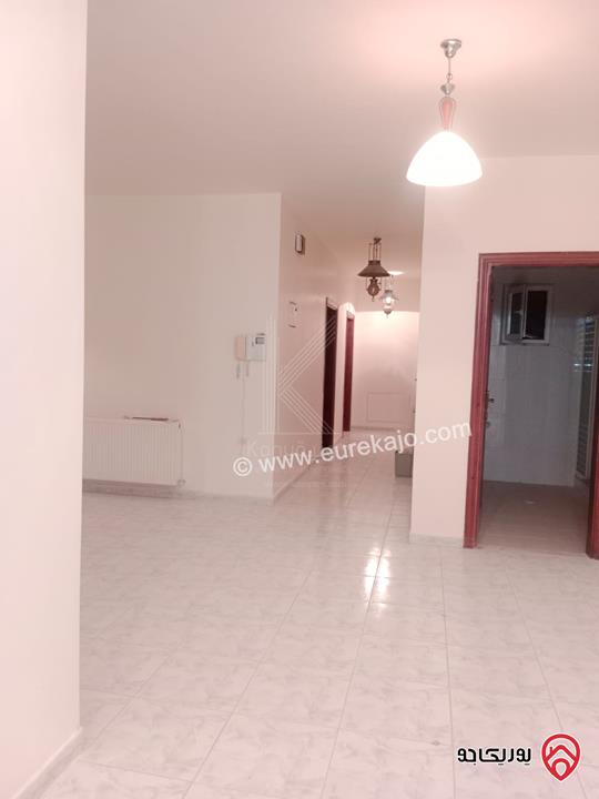 فيلا مستقلة مميزة مساحة 690م على أرض 1006م للبيع في عمان - أبو نصير