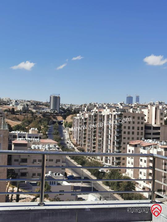 شقة فاخرة طابق ثالث مع رووف مساحة 430م للبيع في عمان - عبدون