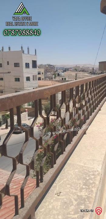 بيت مستقل مساحة 300م على أرض 415 م للبيع في الزرقاء – جبل طارق