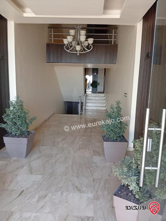 شقة مفروشة طابق ارضي مساحة 250م  للايجار في عمان - دير غبار