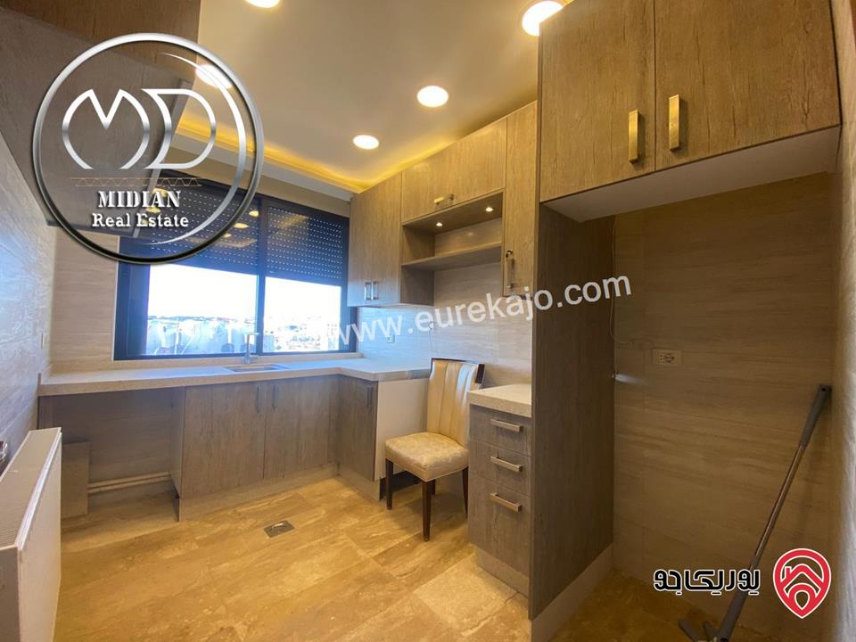 شقة للايجار طابق أخير مع روف في عمان - خلدا - العوجانية مساحة 425م مع تراسات تشطيبات ديكورات فاخرة اطلالة بانورامية خلابة