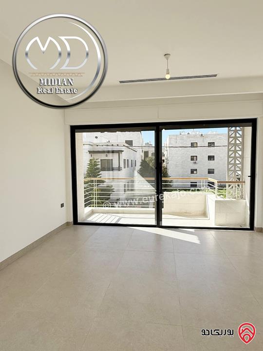 شقق ارضية دوبلكس للبيع في عمان - الكرسي مساحات 210م & 230م مع تراسات و حدائق تشطيبات عصرية فاخرة جديدة لم تسكن