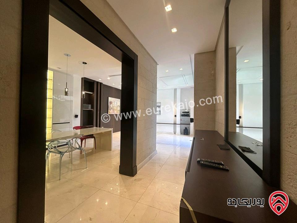 شقة شبه ارضية مساحة 360م داخلي و 150م خارجي للبيع في عمان - دابوق